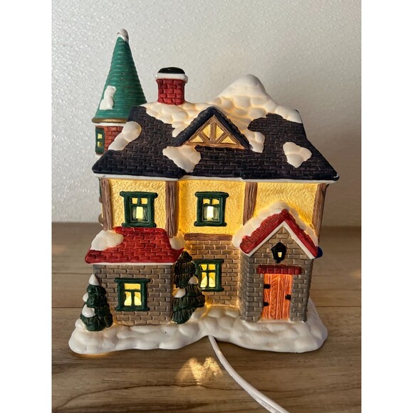 Vintage Village English Cottage Collection Lighted Hand Painted Porcelain House - Picture 4 of 11